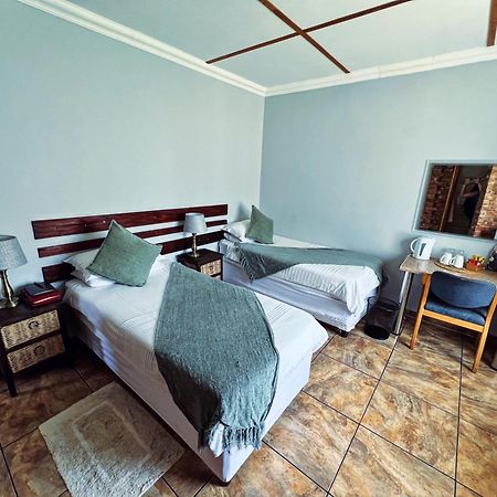 Agros Guest House Kimberley Bagian luar foto